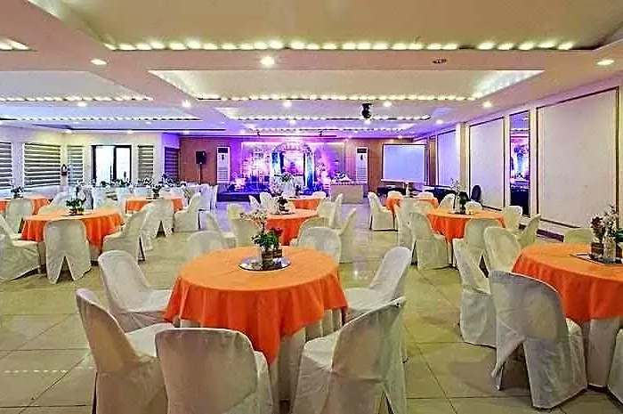 The Orchard & Powered By Cocotel 3* Cebu